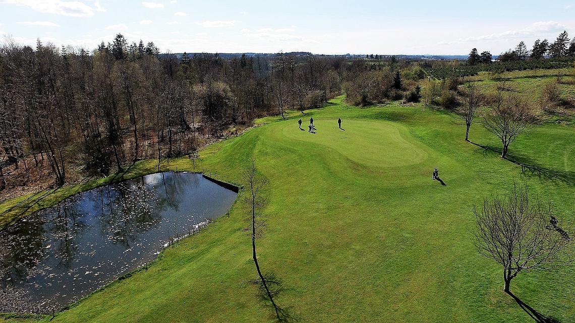 Mariagerfjord Golfklubb är otroligt vacker under våren